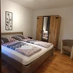 Haus Schneider Apartamento *